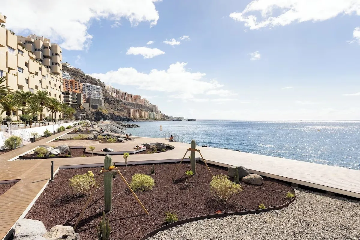 The Tabaiba seafront, promenade and natural pool along the coast